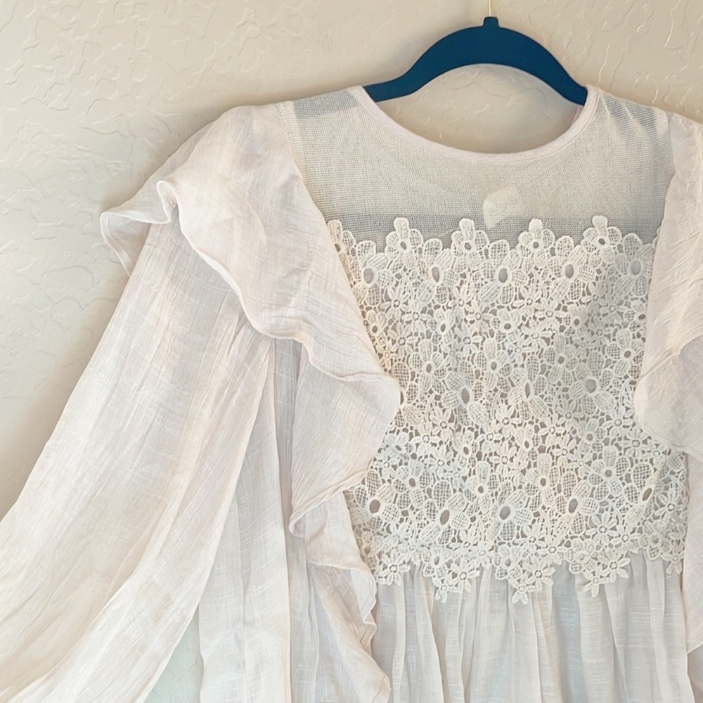 🌿Final Sale Listicle Lace Detailed Top - Picture 3 of 9
